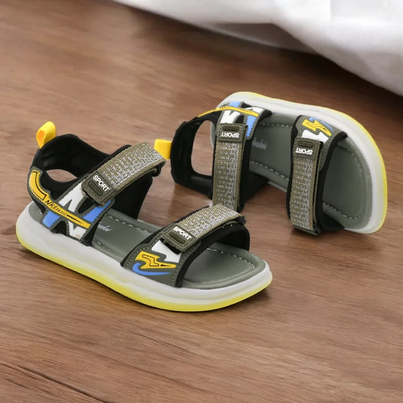 Men's slippers with a padded footbed for all - day comfort Kids A829 sandal
