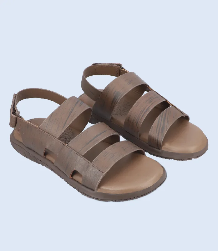 Men's sandals with a contrast stitching detail Men's sandals with a contrast stitching detail BM5509-BROWN-Men Sandal Men's sandals with a contrast stitching detail Men's sandals with a contrast stitching detail BM5509-BROWN-Men Sandal