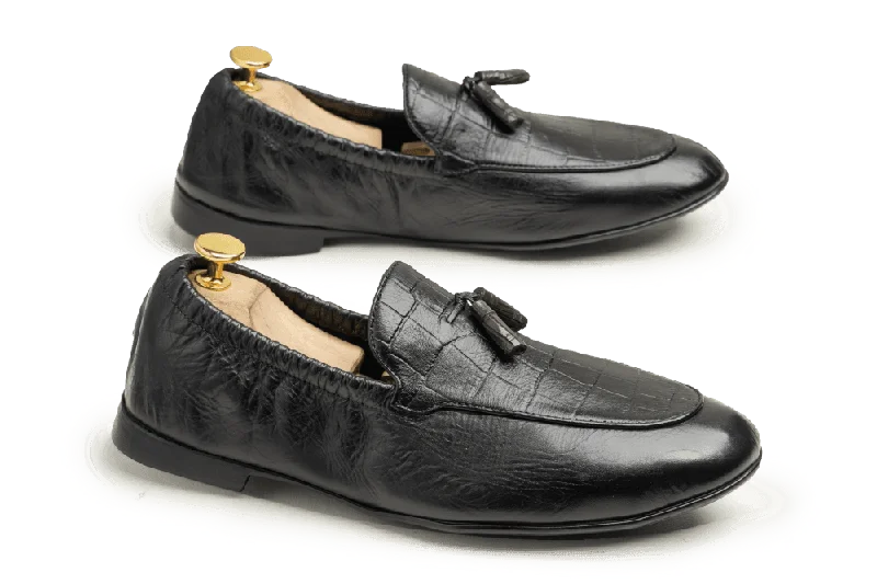 Men's loafers with a low - heeled design Men's loafers with a low - heeled design LOGO 10022 BKC Men's loafers with a low - heeled design Men's loafers with a low - heeled design LOGO 10022 BKC