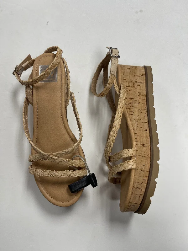 Men's sandals with a flexible sole for easy movement Men's sandals with a flexible sole for easy movement Sandals Heels Platform By Dolce Vita In Tan, Size: 8.5 Men's sandals with a flexible sole for easy movement Men's sandals with a flexible sole for easy movement Sandals Heels Platform By Dolce Vita In Tan, Size: 8.5