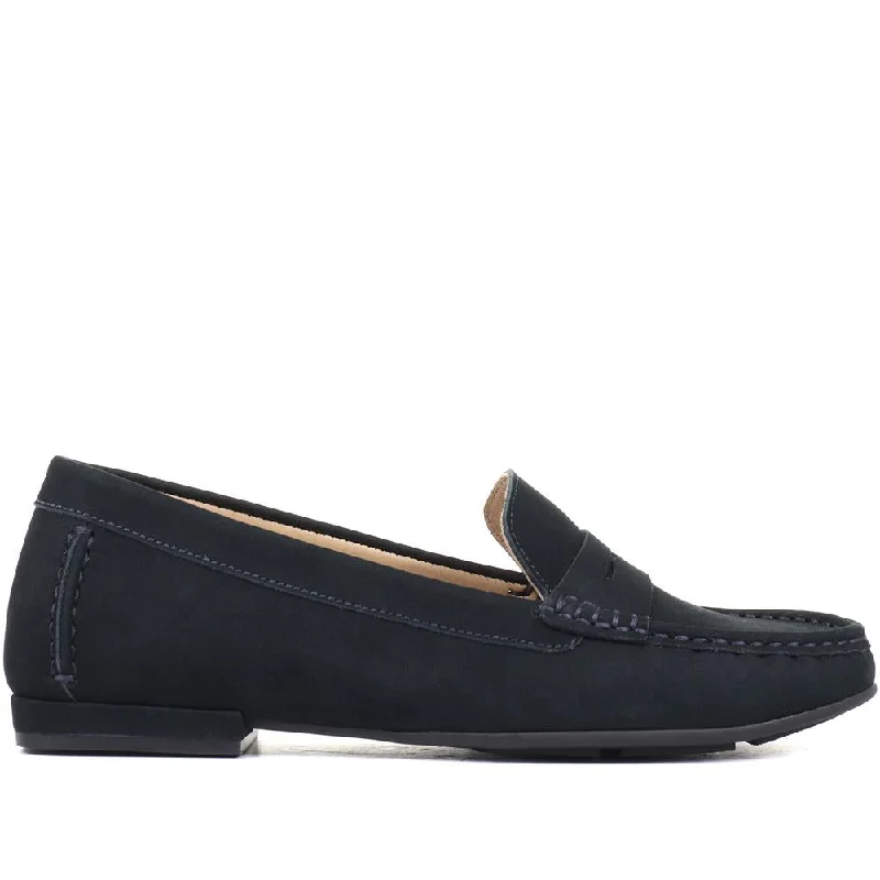 Men's casual shoes with a low - profile design Giana Slip On Loafers - GIANA / 321 203 Men's casual shoes with a low - profile design Giana Slip On Loafers - GIANA / 321 203