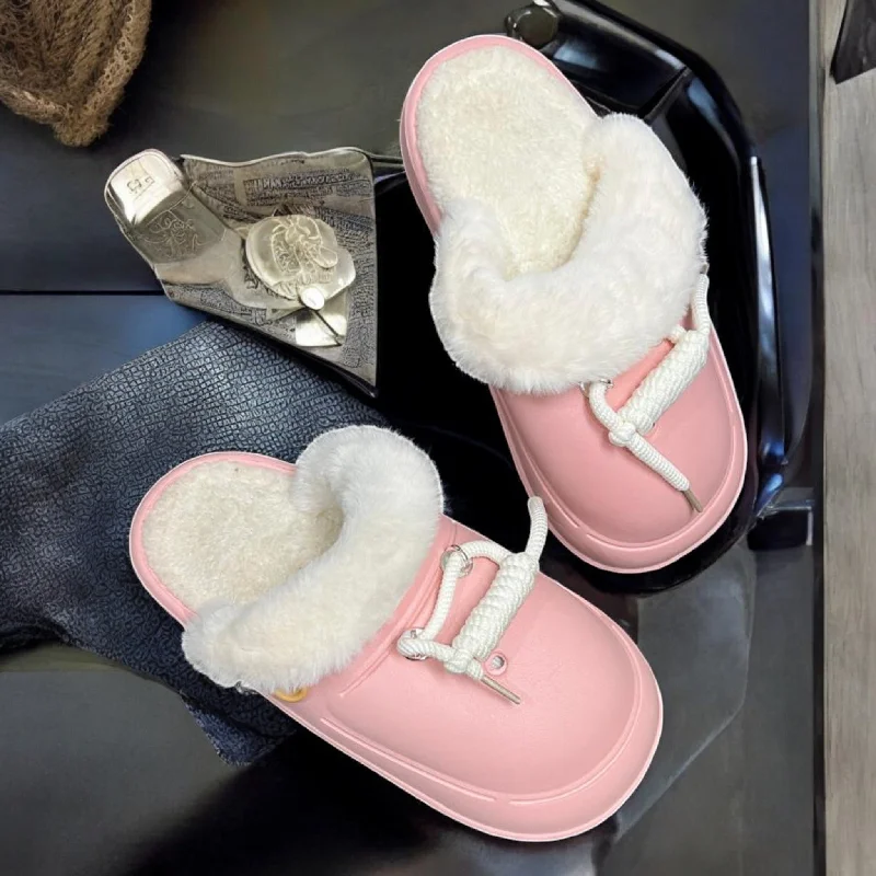 Men's slippers with a logo patch on the side Warm half shoes