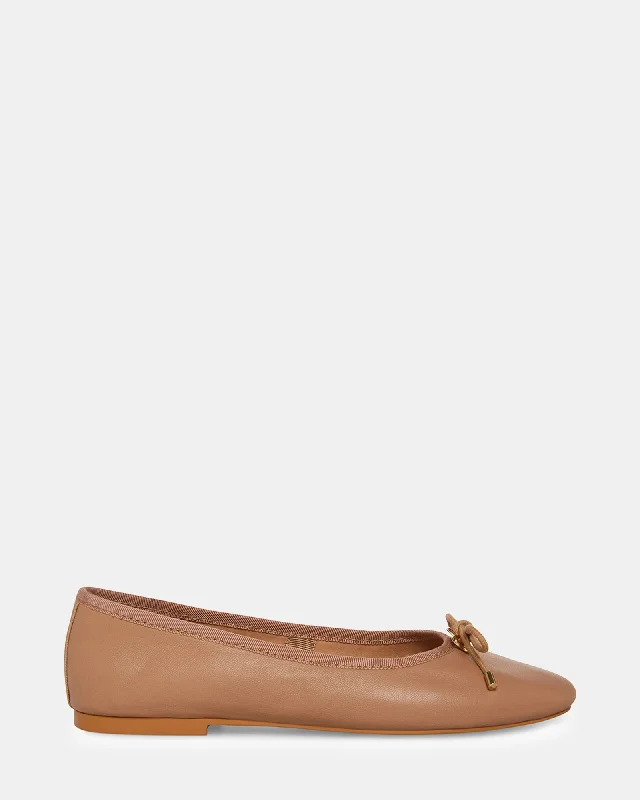 Men's loafers with a low - heeled design Men's loafers with a low - heeled design BLOSSOMS BLUSH LEATHER Men's loafers with a low - heeled design Men's loafers with a low - heeled design BLOSSOMS BLUSH LEATHER