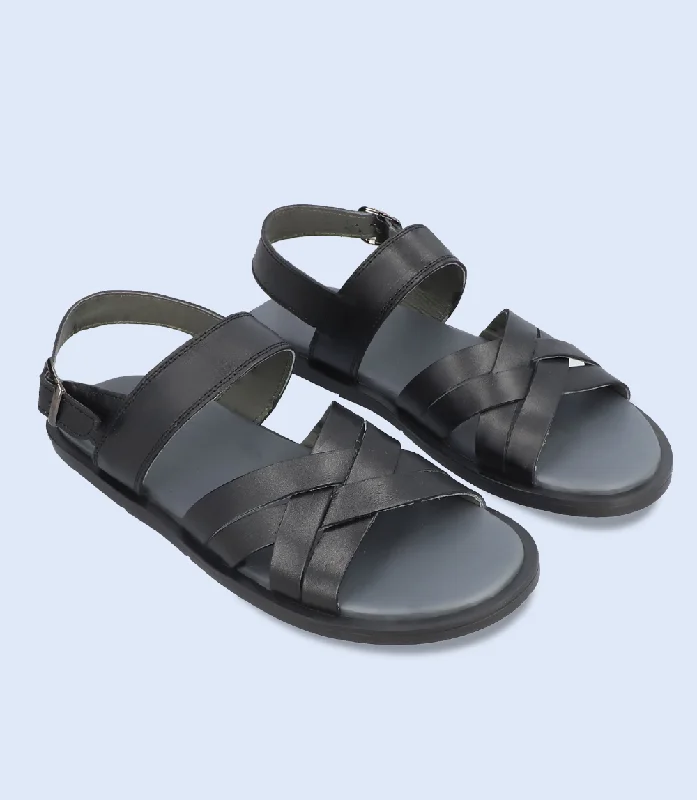 Men's sandals with a perforated leather upper for ventilation Men's sandals with a perforated leather upper for ventilation BM5585-BLACK-Men Sandal Men's sandals with a perforated leather upper for ventilation Men's sandals with a perforated leather upper for ventilation BM5585-BLACK-Men Sandal