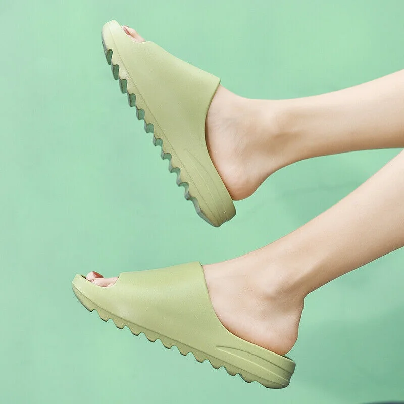 Men's slippers with a leather sole for a classic look Wh3 Comfy Slipper