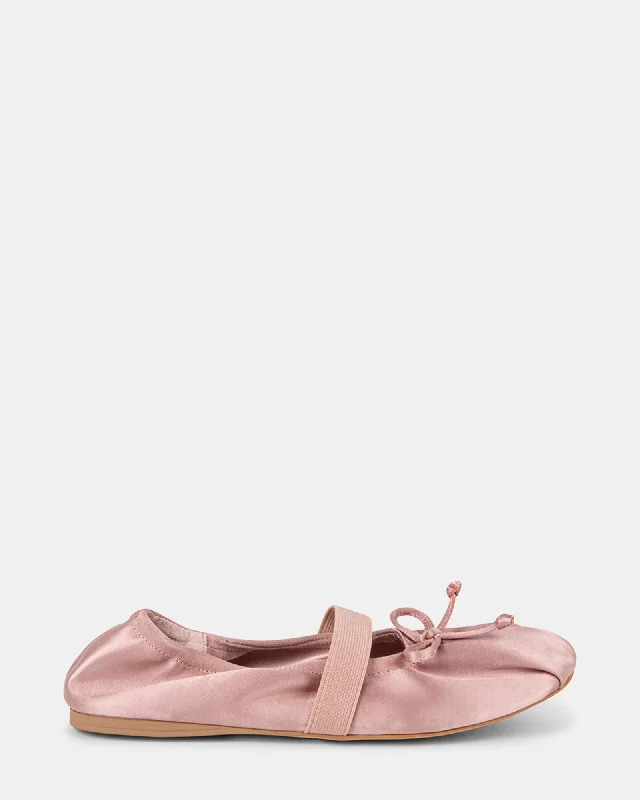 Men's loafers with a tassel front for a classic look Men's loafers with a tassel front for a classic look SHEER BLUSH FABRIC Men's loafers with a tassel front for a classic look Men's loafers with a tassel front for a classic look SHEER BLUSH FABRIC