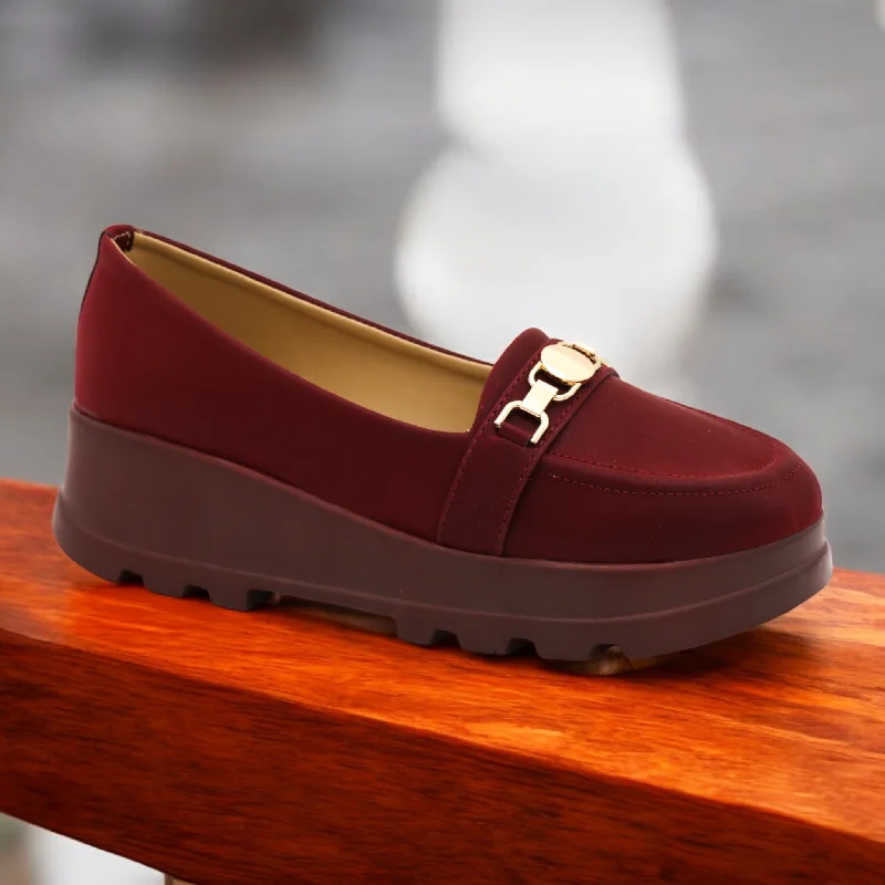 Men's slippers with a non - slip outsole for safety M0486 wedge pump