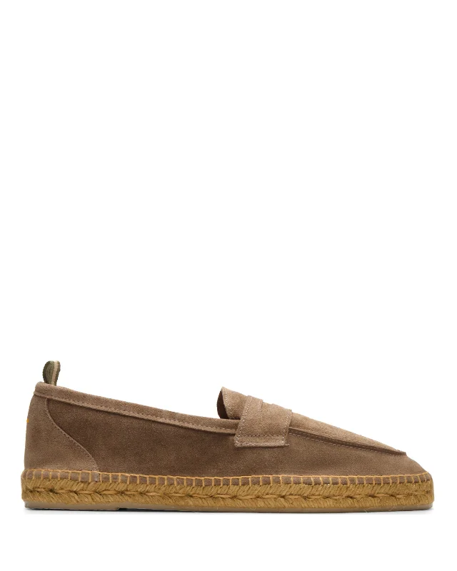 Men's loafers with a perforated leather upper for ventilation Men's loafers with a perforated leather upper for ventilation Nacho T Topo Apron Espadrille Men's loafers with a perforated leather upper for ventilation Men's loafers with a perforated leather upper for ventilation Nacho T Topo Apron Espadrille