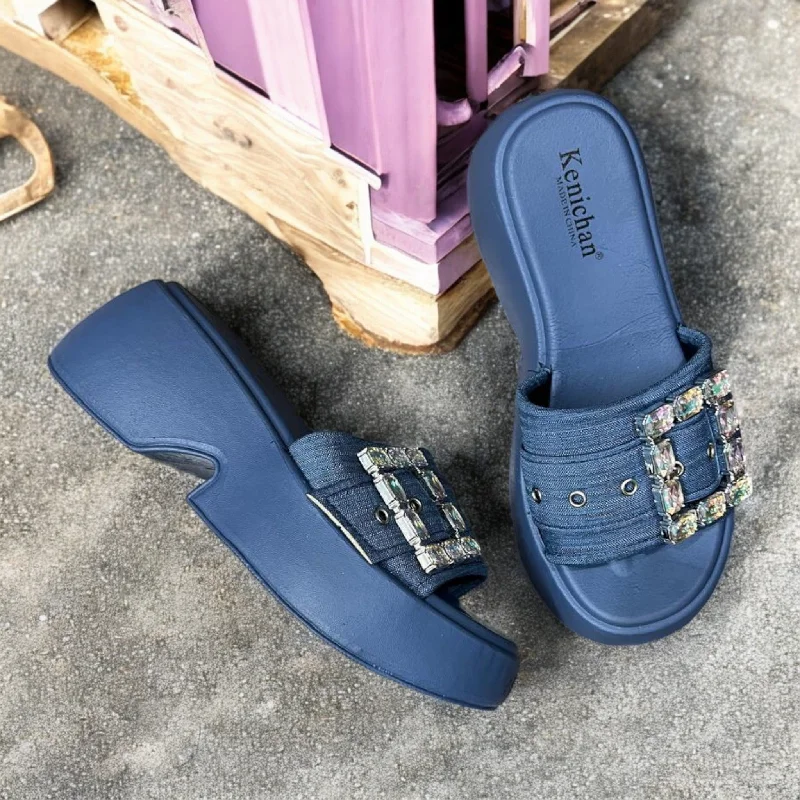 Men's slippers with a padded footbed for all - day comfort Blue buckle slipper