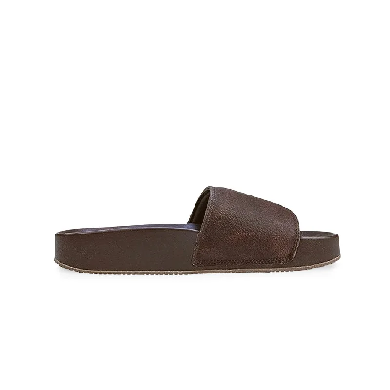 Men's sandals in a neutral color like black or brown Men's sandals in a neutral color like black or brown Dockers - Men's Beach Slides (FMS3770ADK BRN) Men's sandals in a neutral color like black or brown Men's sandals in a neutral color like black or brown Dockers - Men's Beach Slides (FMS3770ADK BRN)