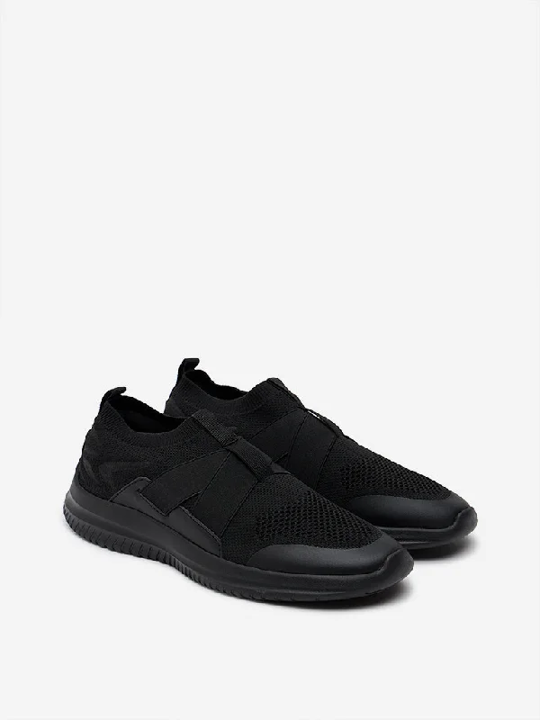 Men's casual shoes with a floral print for a unique style SOLEPLAY Black Cross Elastic-Detailed Shoes Men's casual shoes with a floral print for a unique style SOLEPLAY Black Cross Elastic-Detailed Shoes