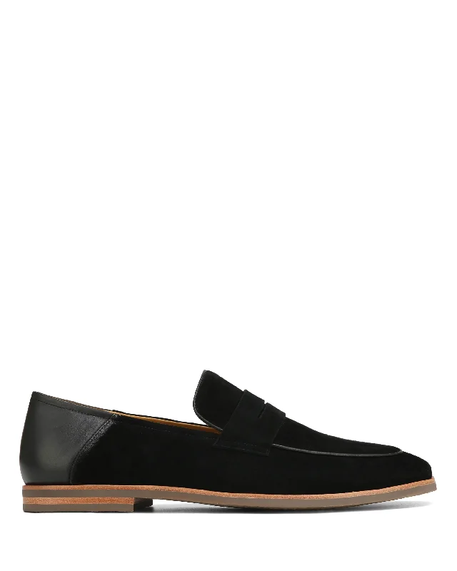Men's loafers with a perforated leather upper for ventilation Men's loafers with a perforated leather upper for ventilation Giacomo Black Suede Men's loafers with a perforated leather upper for ventilation Men's loafers with a perforated leather upper for ventilation Giacomo Black Suede