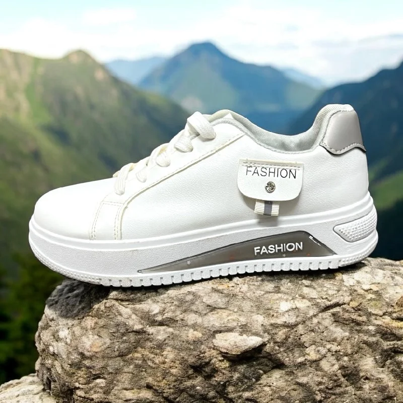 Men's slippers with a shock - absorbing midsole White sneaker