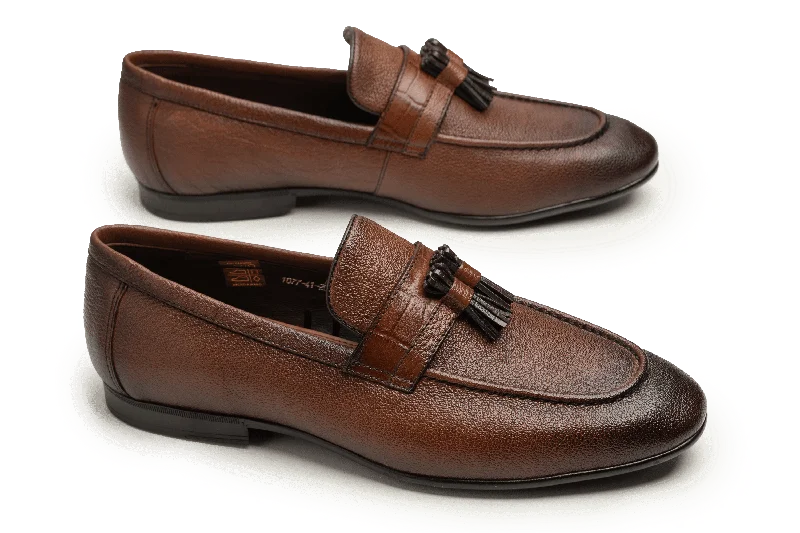 Men's loafers with a low - heeled design Men's loafers with a low - heeled design LOGO 1077 BRM Men's loafers with a low - heeled design Men's loafers with a low - heeled design LOGO 1077 BRM