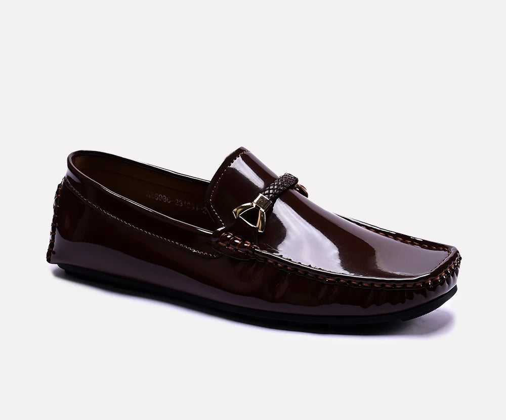 Men's loafers with a perforated leather upper for ventilation Men's loafers with a perforated leather upper for ventilation Larry Brown Glossy Loafers 0130794 Men's loafers with a perforated leather upper for ventilation Men's loafers with a perforated leather upper for ventilation Larry Brown Glossy Loafers 0130794