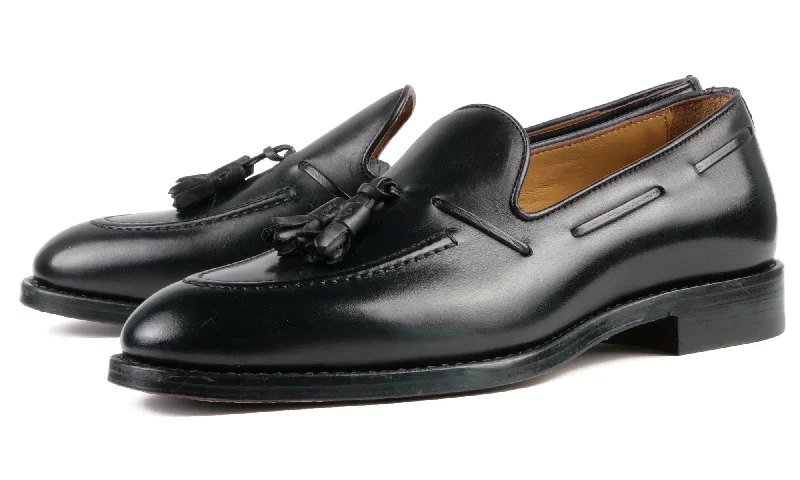 Men's loafers with a smooth leather finish Men's loafers with a smooth leather finish Henley Tassel Loafer Black