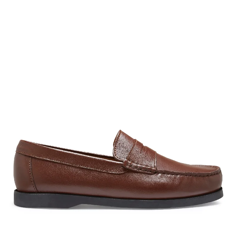 Men's loafers with a perforated leather upper for ventilation Men's loafers with a perforated leather upper for ventilation Boat Loafers, brown leather Men's loafers with a perforated leather upper for ventilation Men's loafers with a perforated leather upper for ventilation Boat Loafers, brown leather