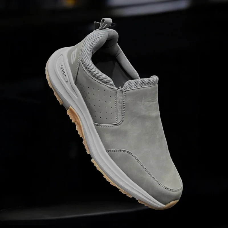 Men's slippers with a padded collar for comfort Skr men shoes