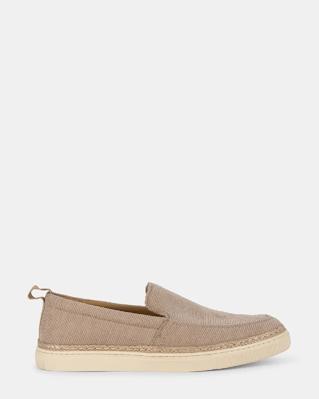 Men's loafers with a perforated leather upper for ventilation Men's loafers with a perforated leather upper for ventilation ABIZA SAND CANVAS Men's loafers with a perforated leather upper for ventilation Men's loafers with a perforated leather upper for ventilation ABIZA SAND CANVAS