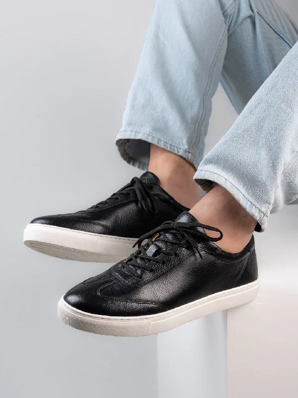 Men's casual shoes with a sporty look and feel Alberto Torresi Premium Black Leather Sneakers – Ultimate Blend of Style Men's casual shoes with a sporty look and feel Alberto Torresi Premium Black Leather Sneakers – Ultimate Blend of Style