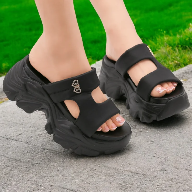 Men's slippers with a decorative pom - pom or tassel SRJ7 high sole