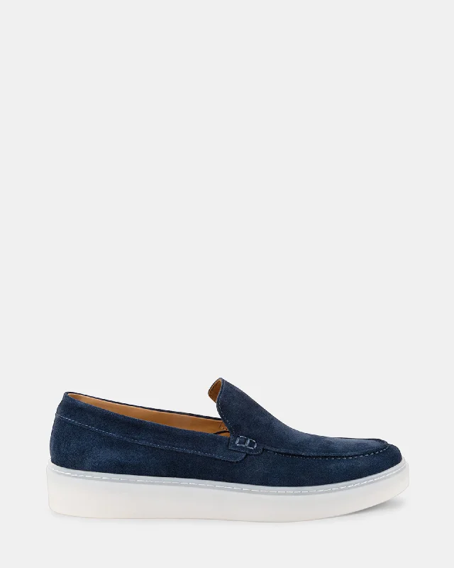 Men's loafers with a tassel front for a classic look Men's loafers with a tassel front for a classic look LENNYN NAVY SUEDE Men's loafers with a tassel front for a classic look Men's loafers with a tassel front for a classic look LENNYN NAVY SUEDE