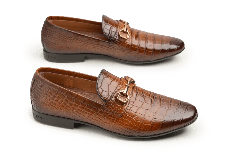Men's loafers with a low - heeled design Men's loafers with a low - heeled design LOGO 10017 TNC
