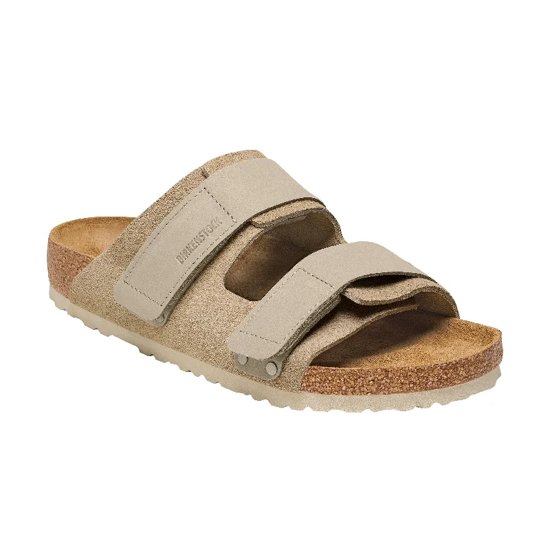 Men's sandals with a contrast stitching detail Men's sandals with a contrast stitching detail Uji Taupe Suede/Nubuck Leather Men's sandals with a contrast stitching detail Men's sandals with a contrast stitching detail Uji Taupe Suede/Nubuck Leather