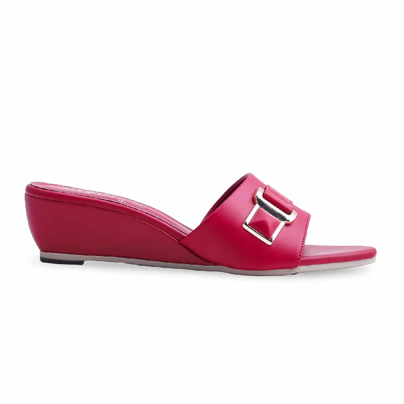 Men's slippers with a non - slip outsole for safety Maroon Wedge Heel Slipper FR8281 Men's slippers with a non - slip outsole for safety Maroon Wedge Heel Slipper FR8281