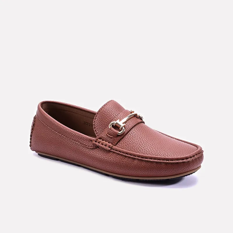 Men's loafers with a moc - toe design Men's loafers with a moc - toe design Brown Loafer Shoes 0130942