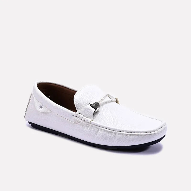 Men's loafers with a perforated leather upper for ventilation Men's loafers with a perforated leather upper for ventilation White Modern Loafers For Men 0130954 Men's loafers with a perforated leather upper for ventilation Men's loafers with a perforated leather upper for ventilation White Modern Loafers For Men 0130954