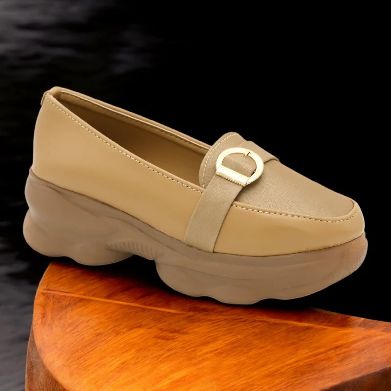 Men's slippers with a Velcro closure for easy on and off M0487 wedge pump