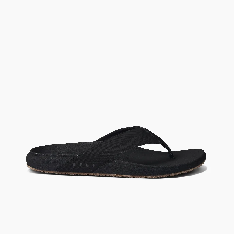 Men's sandals with a rubber sole for traction Men's sandals with a rubber sole for traction The Raglan Men's sandals with a rubber sole for traction Men's sandals with a rubber sole for traction The Raglan