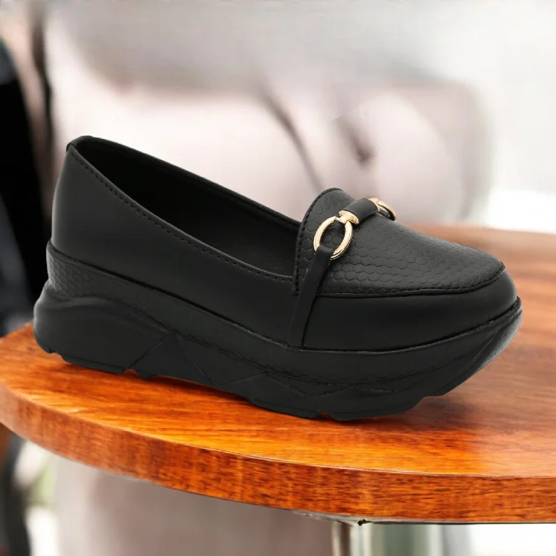 Men's slippers with a padded footbed for all - day comfort M0468 wedge pump