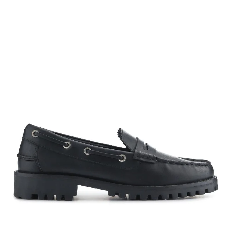 Men's casual shoes with a logo patch on the tongue Miuccia Leather Moccasins - MIUCCIA / 327 248 Men's casual shoes with a logo patch on the tongue Miuccia Leather Moccasins - MIUCCIA / 327 248