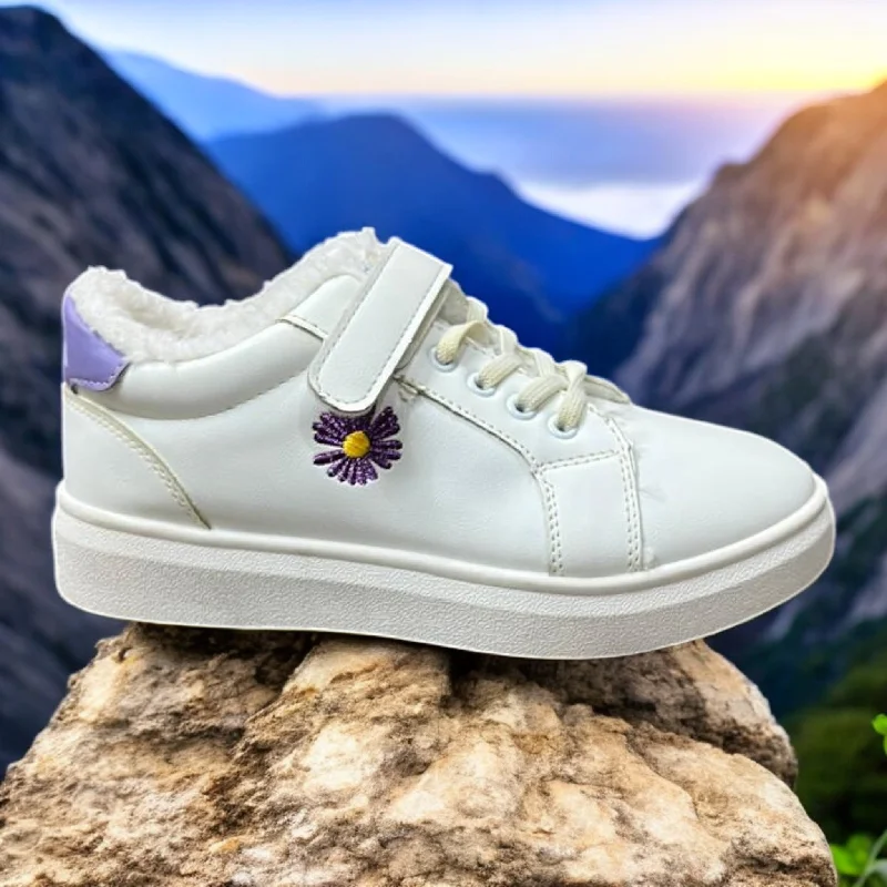 Men's slippers with a soft, flexible sole White sneaker