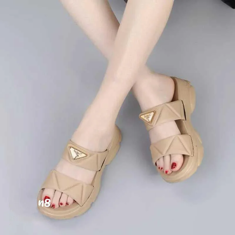 Leather men's slippers with a mule style Diamond tangle comfy