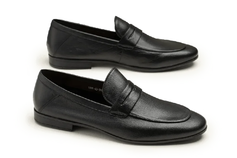 Men's loafers with a smooth leather finish Men's loafers with a smooth leather finish LOGO 1091 BKM Men's loafers with a smooth leather finish Men's loafers with a smooth leather finish LOGO 1091 BKM