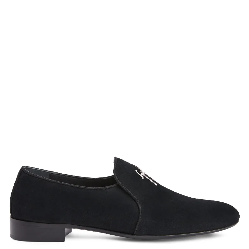 Men's loafers with a tassel front for a classic look Men's loafers with a tassel front for a classic look Giuseppe Zanotti Fergus Men's loafers with a tassel front for a classic look Men's loafers with a tassel front for a classic look Giuseppe Zanotti Fergus