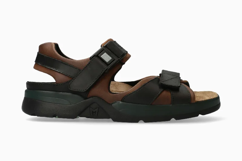Men's sandals with a decorative buckle or charm Men's sandals with a decorative buckle or charm Shark Fit - Dark Brown Men's sandals with a decorative buckle or charm Men's sandals with a decorative buckle or charm Shark Fit - Dark Brown