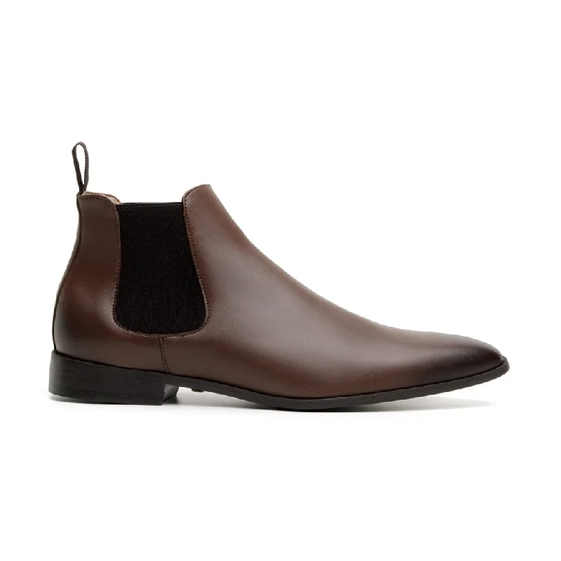 Men's formal shoes with a polished shine Men's formal shoes with a polished shine 'Sterling' men's vegan Chelsea by Zette Shoes - cognac Men's formal shoes with a polished shine Men's formal shoes with a polished shine 'Sterling' men's vegan Chelsea by Zette Shoes - cognac