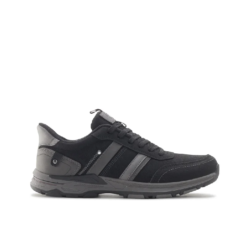 Men's casual shoes with a logo patch on the tongue HENDRIX