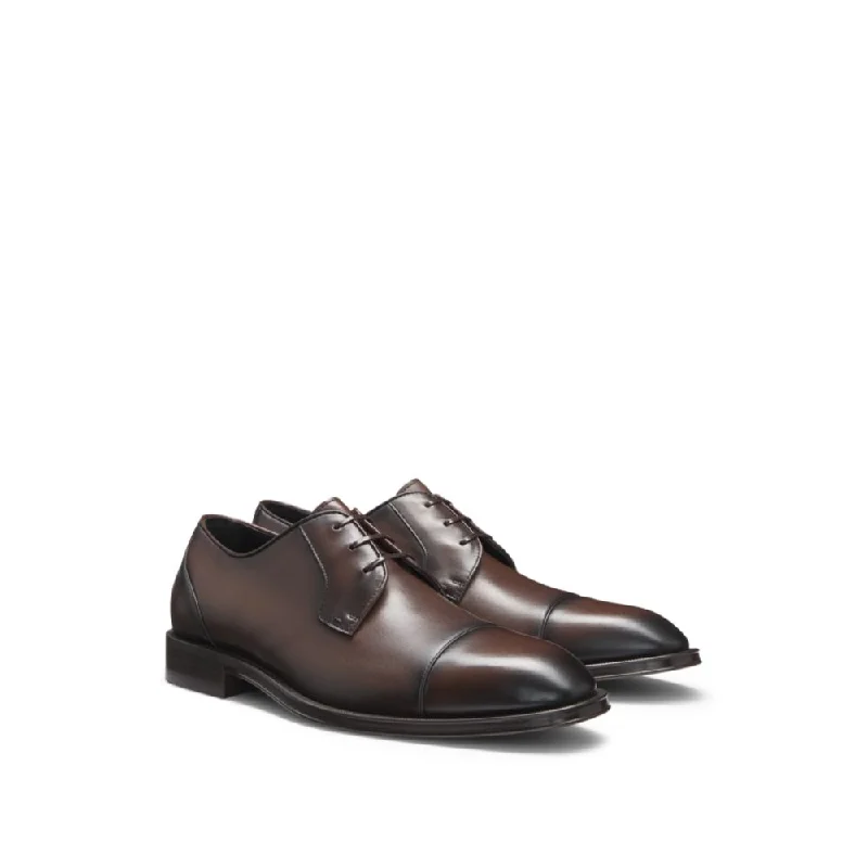 Men's formal shoes with a contrast stitching detail Men's formal shoes with a contrast stitching detail Cap-toe Derby shoes in leather Men's formal shoes with a contrast stitching detail Men's formal shoes with a contrast stitching detail Cap-toe Derby shoes in leather