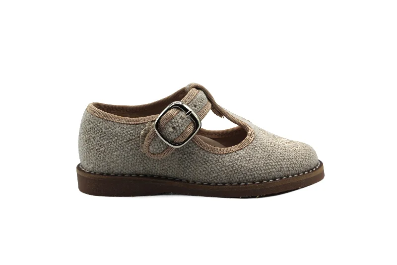 Men's formal shoes with a polished shine Men's formal shoes with a polished shine Don Louis Linen Embroidered T Bar Men's formal shoes with a polished shine Men's formal shoes with a polished shine Don Louis Linen Embroidered T Bar