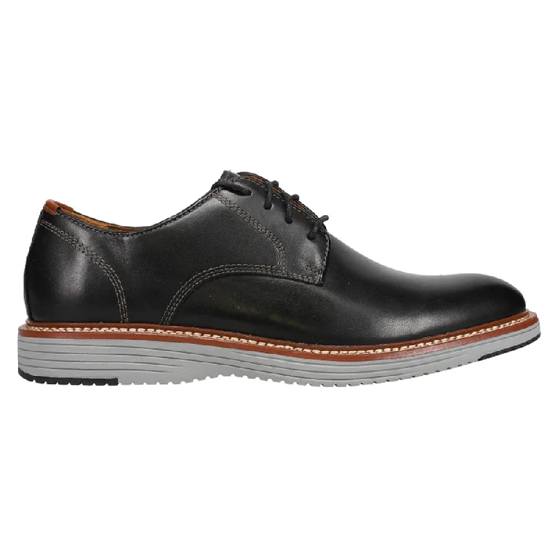 Men's formal shoes with a wingtip design Men's formal shoes with a wingtip design Upton Oxford Plain Toe Dress Shoes Men's formal shoes with a wingtip design Men's formal shoes with a wingtip design Upton Oxford Plain Toe Dress Shoes