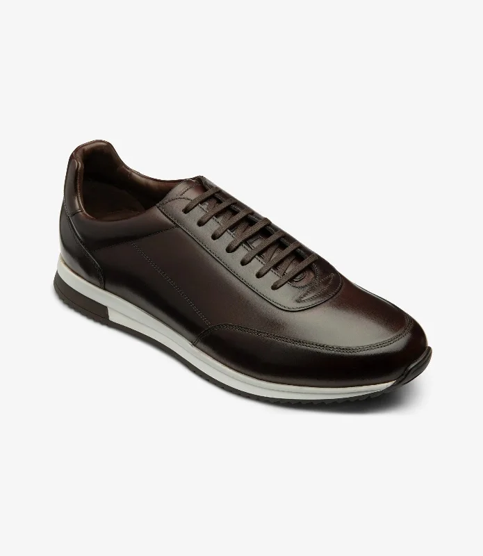 Men's casual shoes with a soft insole for cushioning LOAKE Bannister - Leather Sneakers - Dark Brown Men's casual shoes with a soft insole for cushioning LOAKE Bannister - Leather Sneakers - Dark Brown
