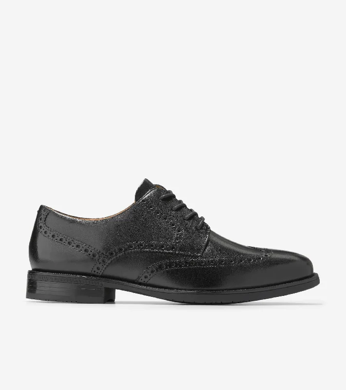 Men's formal shoes with a contrast stitching detail Men's Bedford Wingtip Oxfords