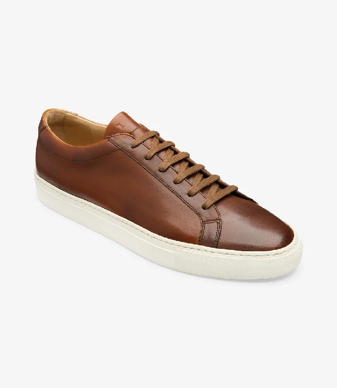 Men's casual shoes with a padded heel for comfort LOAKE Sprint - Leather Sneakers - Chestnut Men's casual shoes with a padded heel for comfort LOAKE Sprint - Leather Sneakers - Chestnut