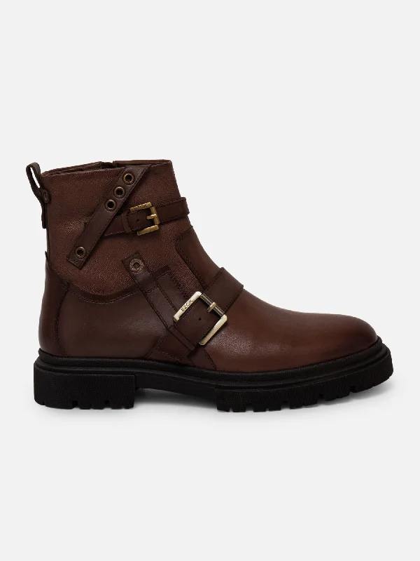Men's casual shoes with a sporty look and feel Ezok Buckle Boot For Men