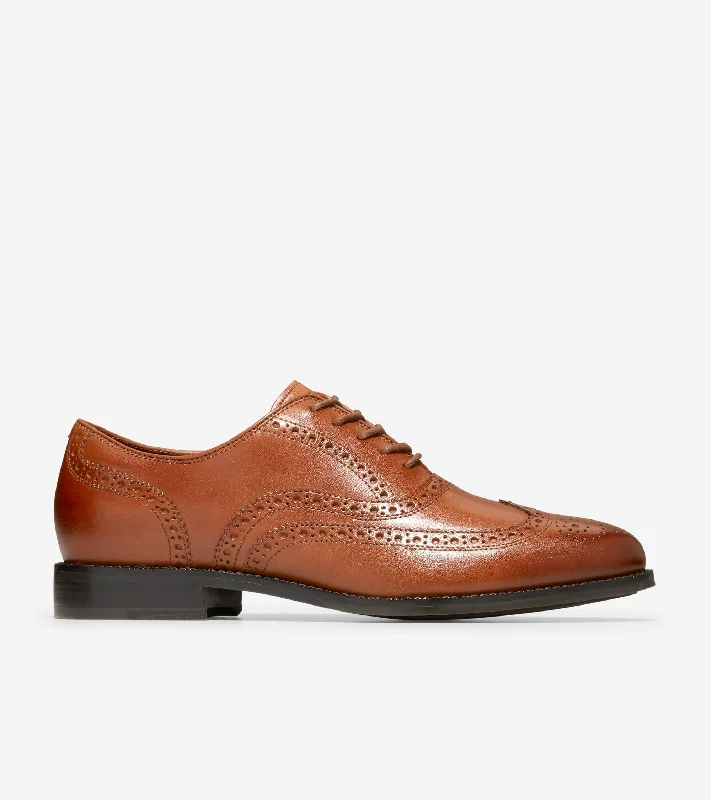 Men's formal shoes with a polished shine Men's Broadway Wingtip Oxford